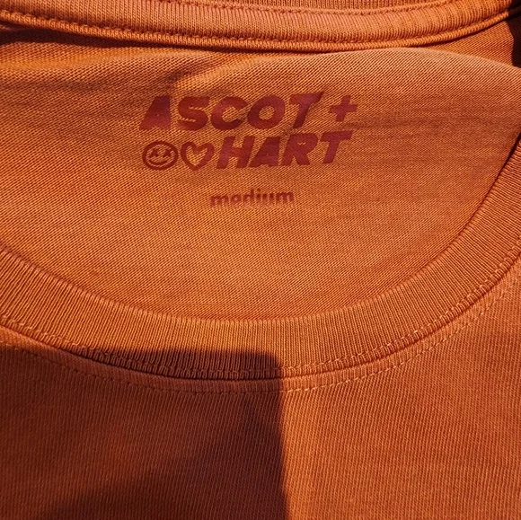Ascot Hart Running Club T-Shirt in Coral - Picture 4 of 6